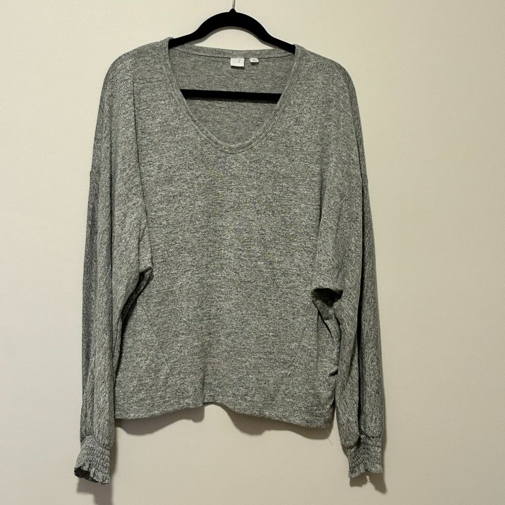 Unbranded Heathered Gray Long Sleeve Knit Top